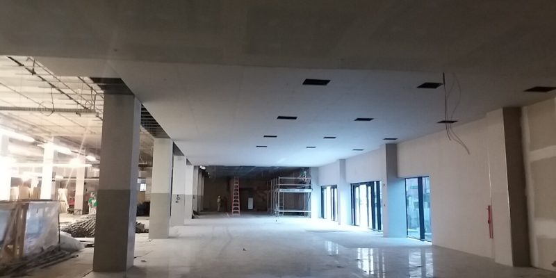 Forro e revestimento em andamento