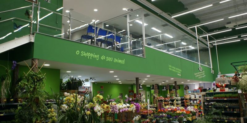 Santos' Cobasi: Flowers stock section completed